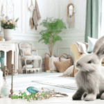 Kremowa osłonka na nóżkach – subtelny detal do skandynawskich wnętrz