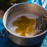 Czym zmyć żywicę z ubrania? Skuteczne metody bez zniszczenia tkaniny