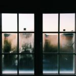 Czym zmyć nadmanganian potasu? Usuń fioletowe plamy skutecznie